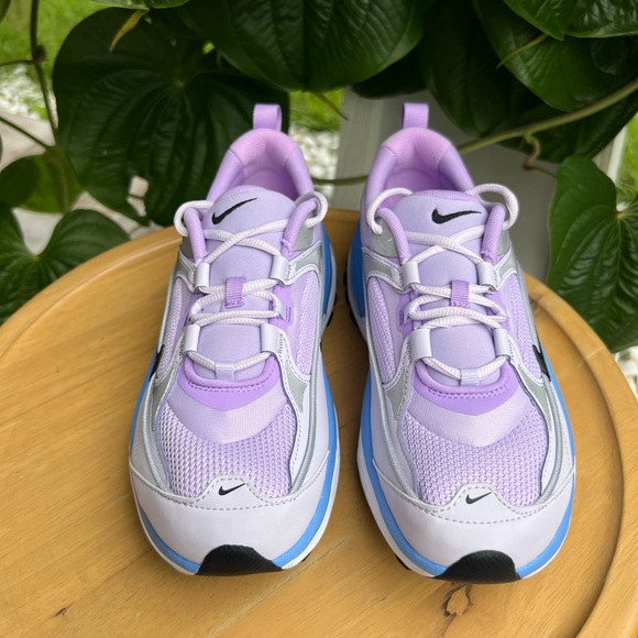 💜🤍Nike Air Max Bliss🤍💜New 💜Size 8.5 but run small like size 8 - Picture 12 of 15